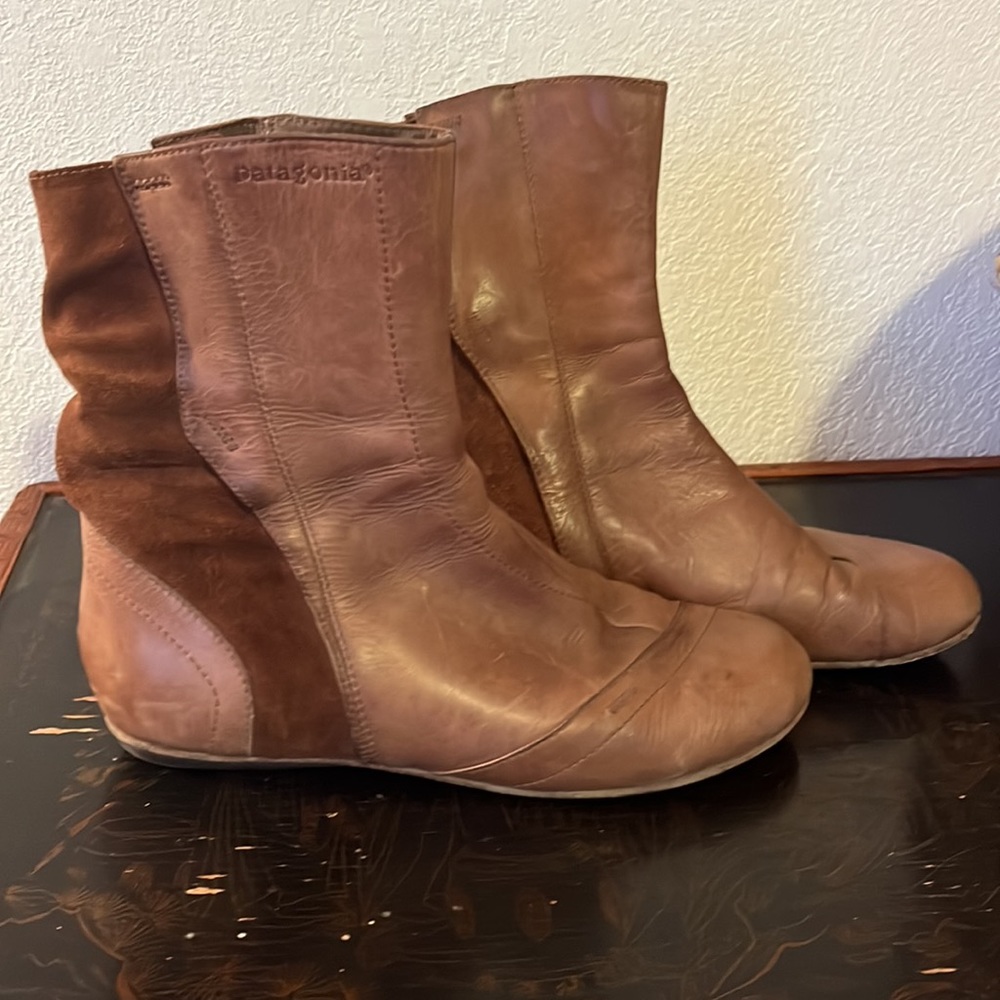 Patagonia Womens Leather and Suede Size 7 Boot